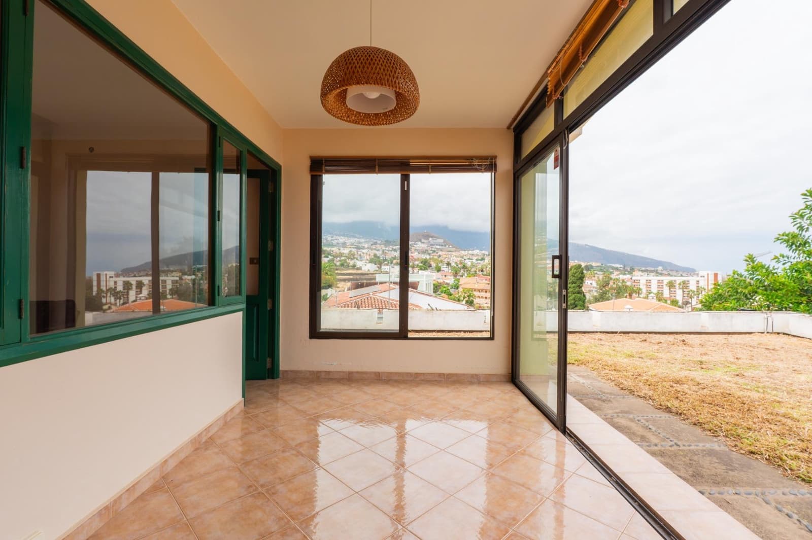 3 slaapkamer Villa te koop in Puerto de la Cruz met garage - € 539.000 (Ref: 10068004)