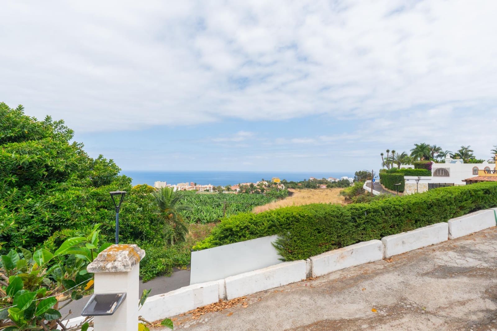 3 slaapkamer Villa te koop in Puerto de la Cruz met garage - € 539.000 (Ref: 10068004)