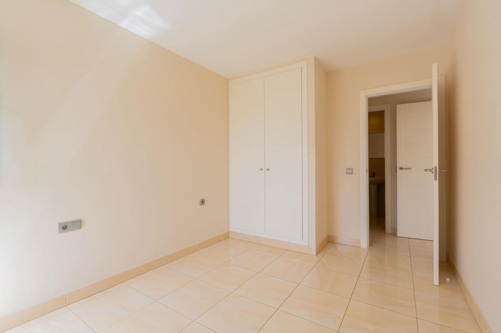 2 bedroom Flat for rent in Acoran with garage - € 1,100 (Ref: 10109774)