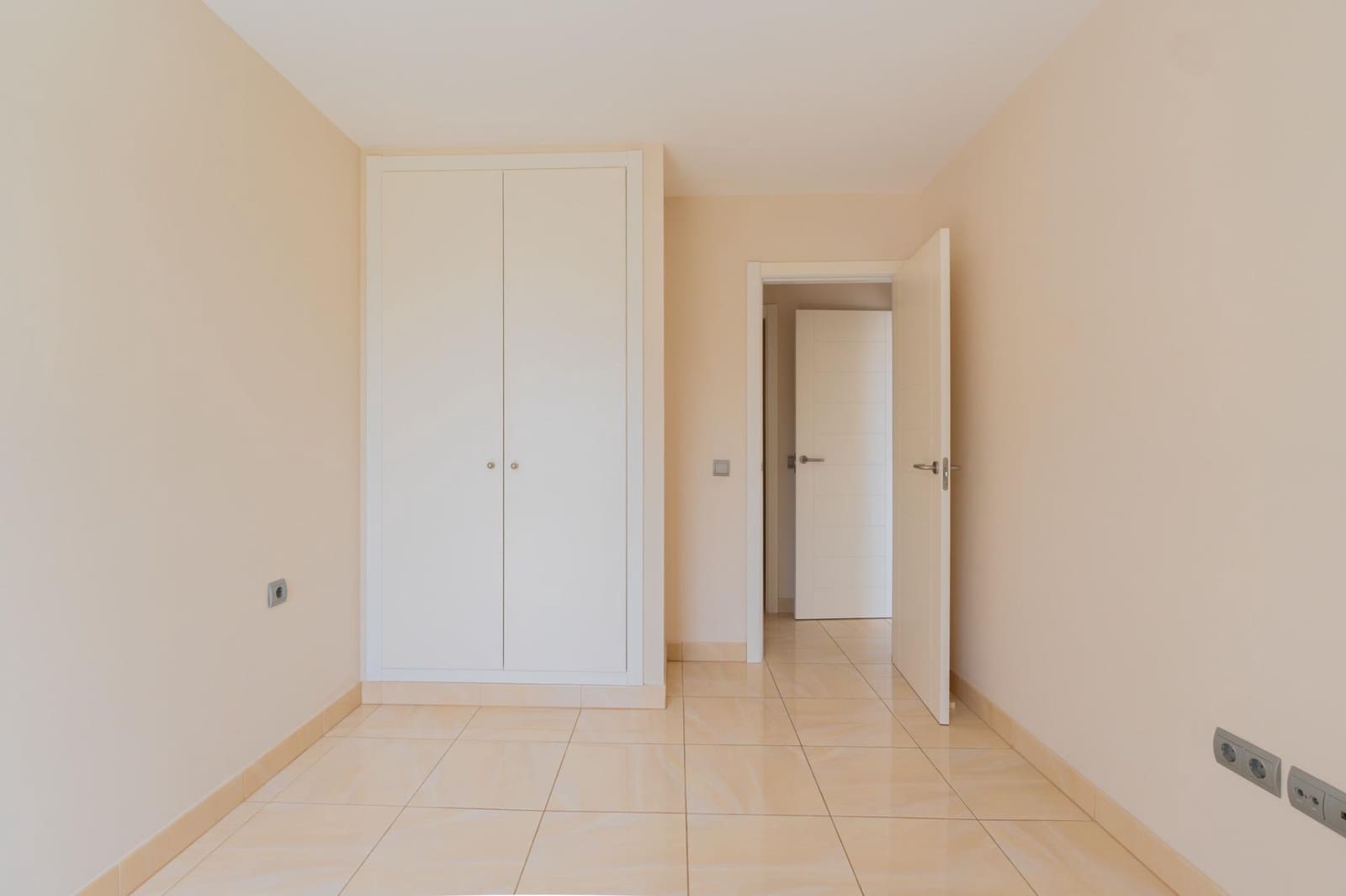 2 bedroom Flat for rent in Acoran with garage - € 1,100 (Ref: 10109774)