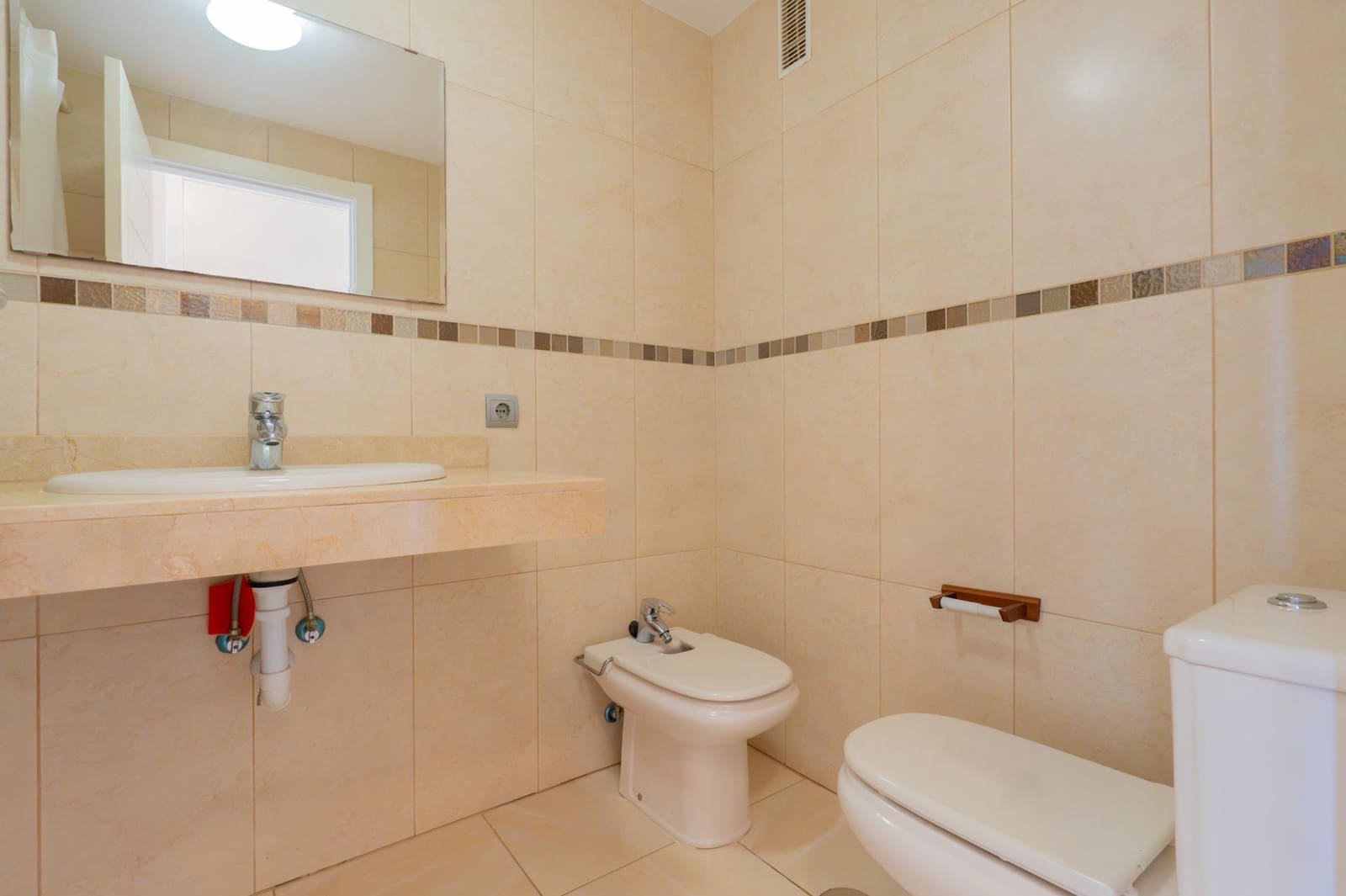 2 bedroom Flat for rent in Acoran with garage - € 1,100 (Ref: 10109774)