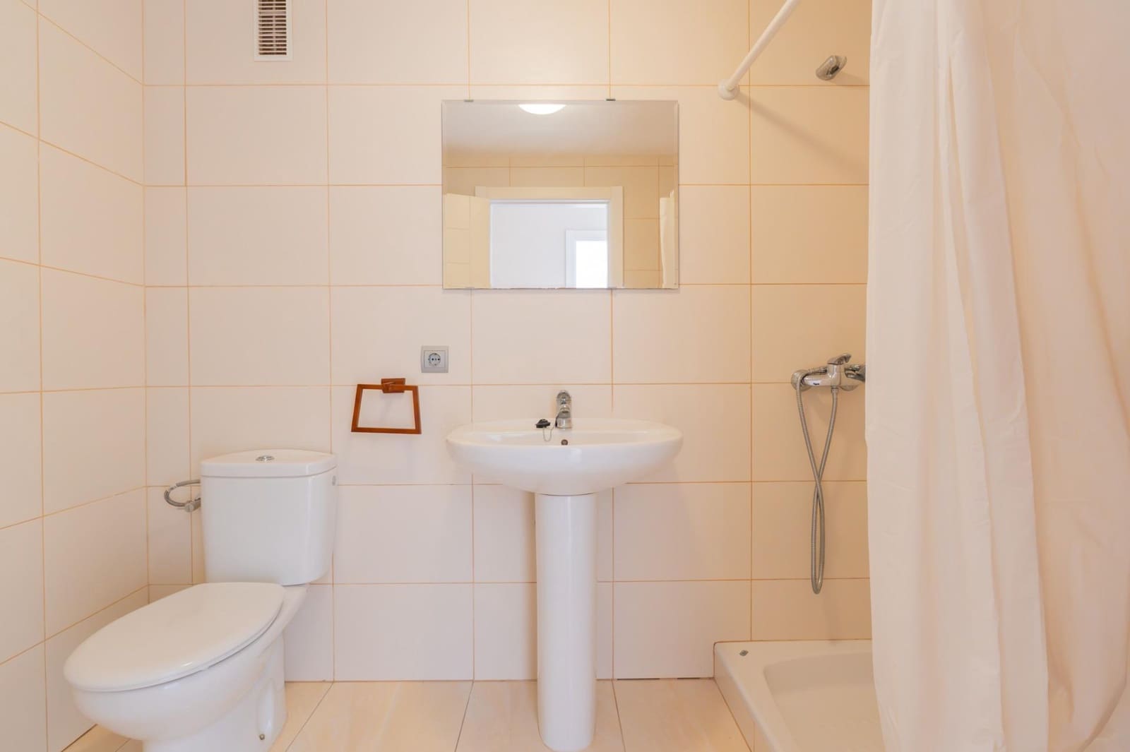 2 bedroom Flat for rent in Acoran with garage - € 1,100 (Ref: 10109774)