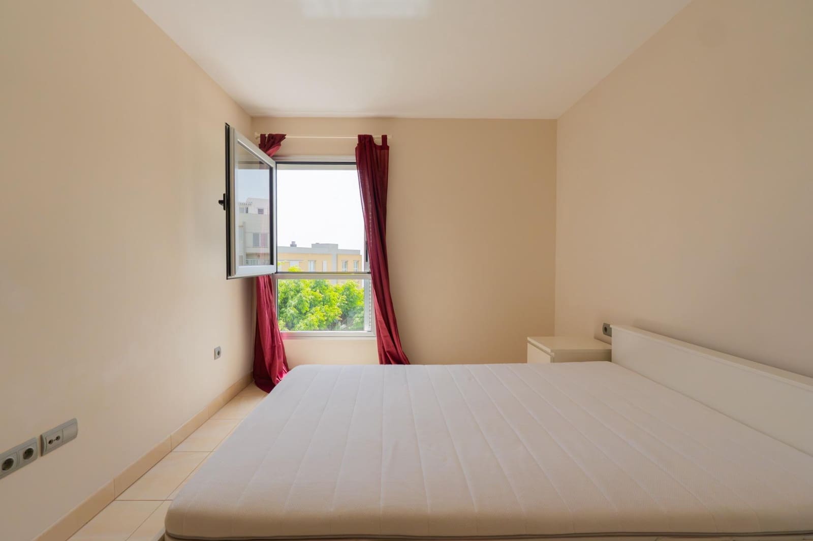 2 bedroom Flat for rent in Acoran with garage - € 1,100 (Ref: 10109774)
