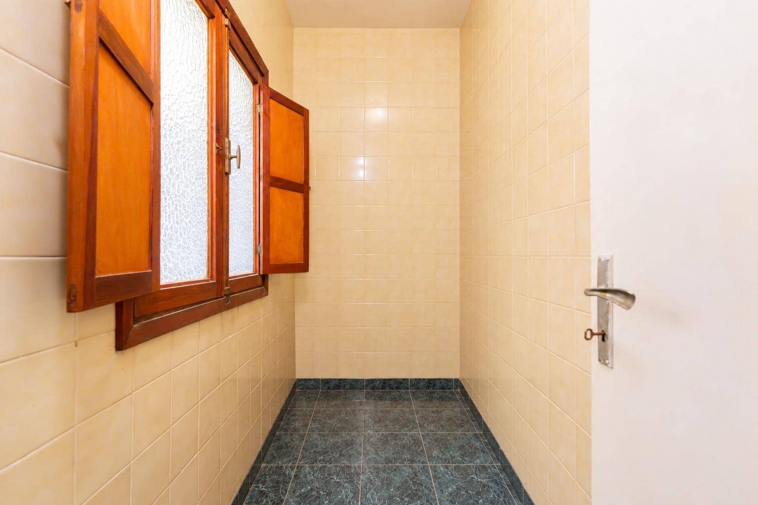 6 bedroom Terraced Villa for sale in Santa Cruz de Tenerife with garage - € 525,000 (Ref: 10109775)