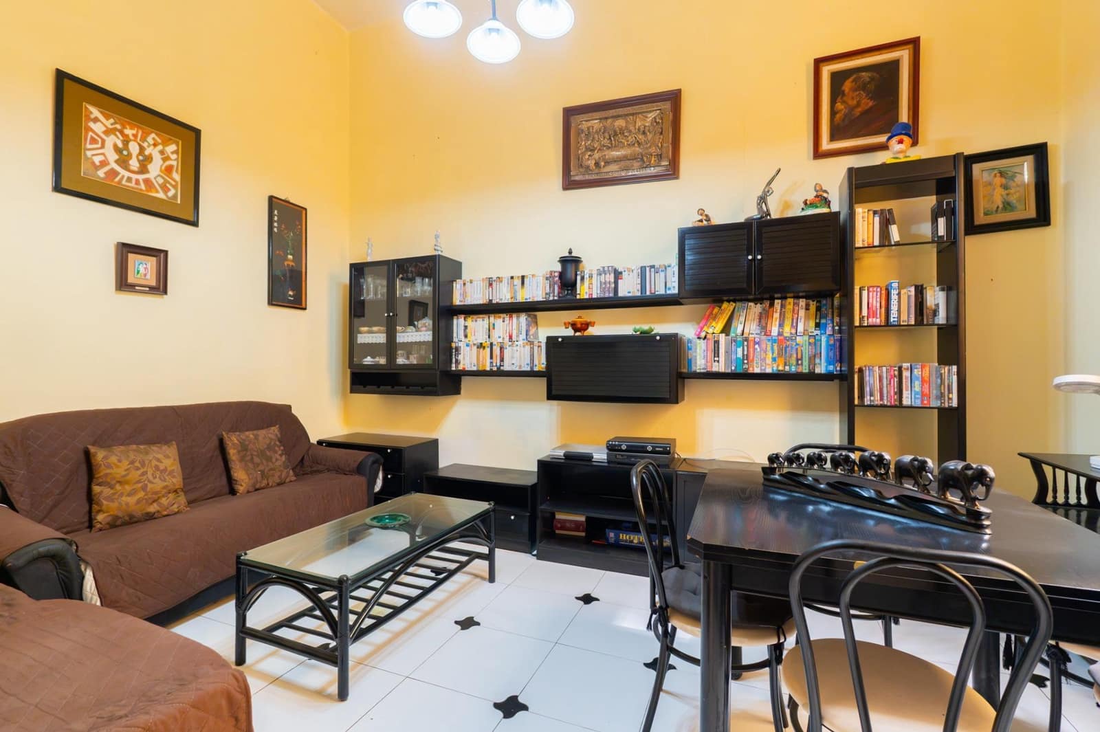 6 bedroom Terraced Villa for sale in Santa Cruz de Tenerife with garage - € 525,000 (Ref: 10109775)