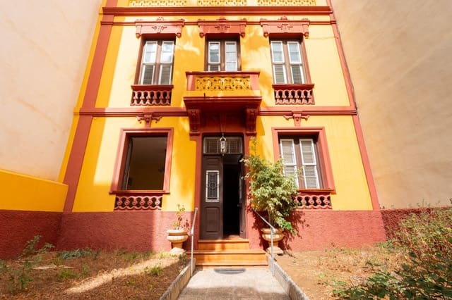 6 bedroom Terraced Villa for sale in Toscal, Santa Cruz de Tenerife with garage - € 525,000 (Ref: 10109775)