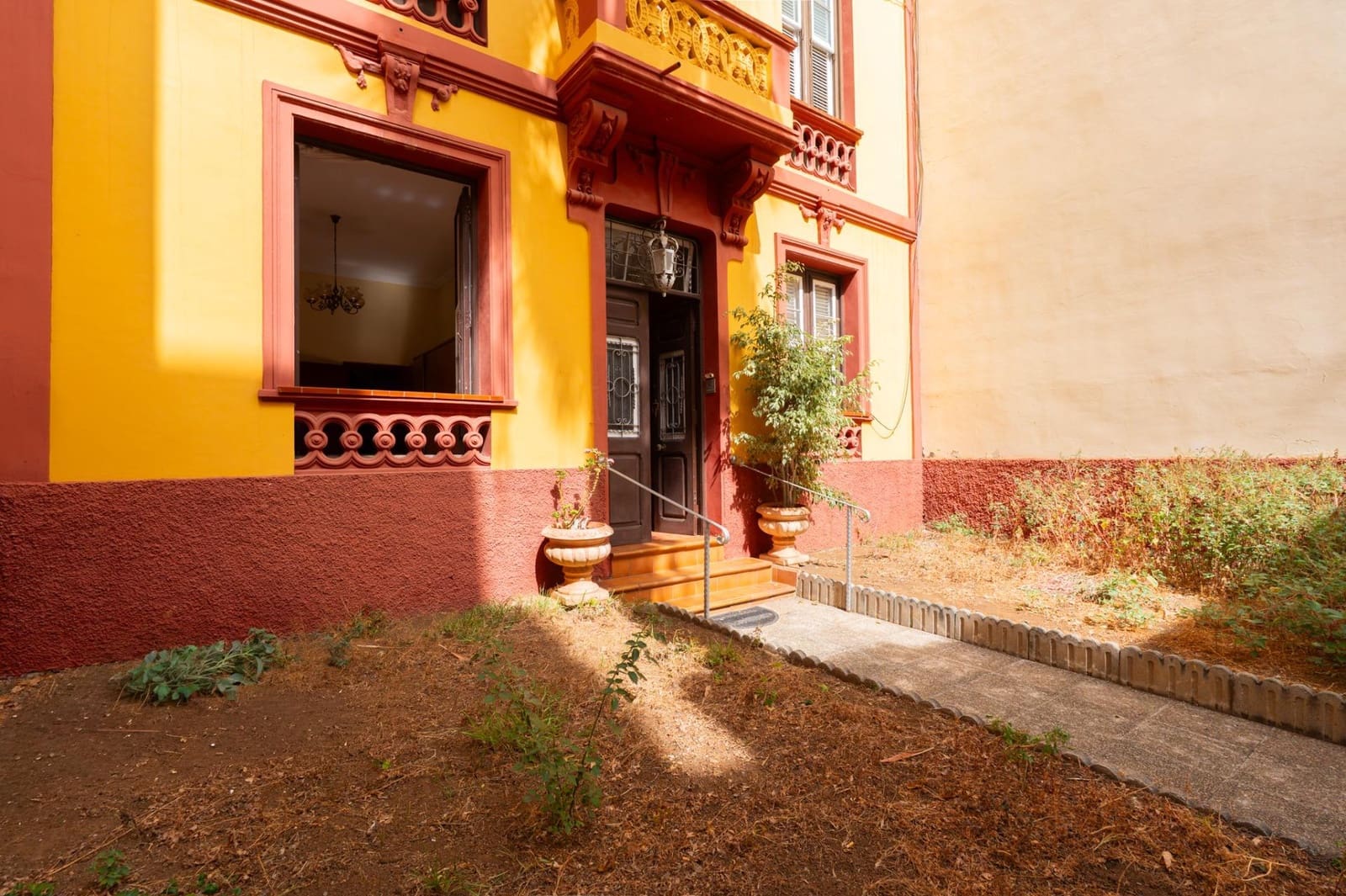 6 bedroom Terraced Villa for sale in Santa Cruz de Tenerife with garage - € 525,000 (Ref: 10109775)