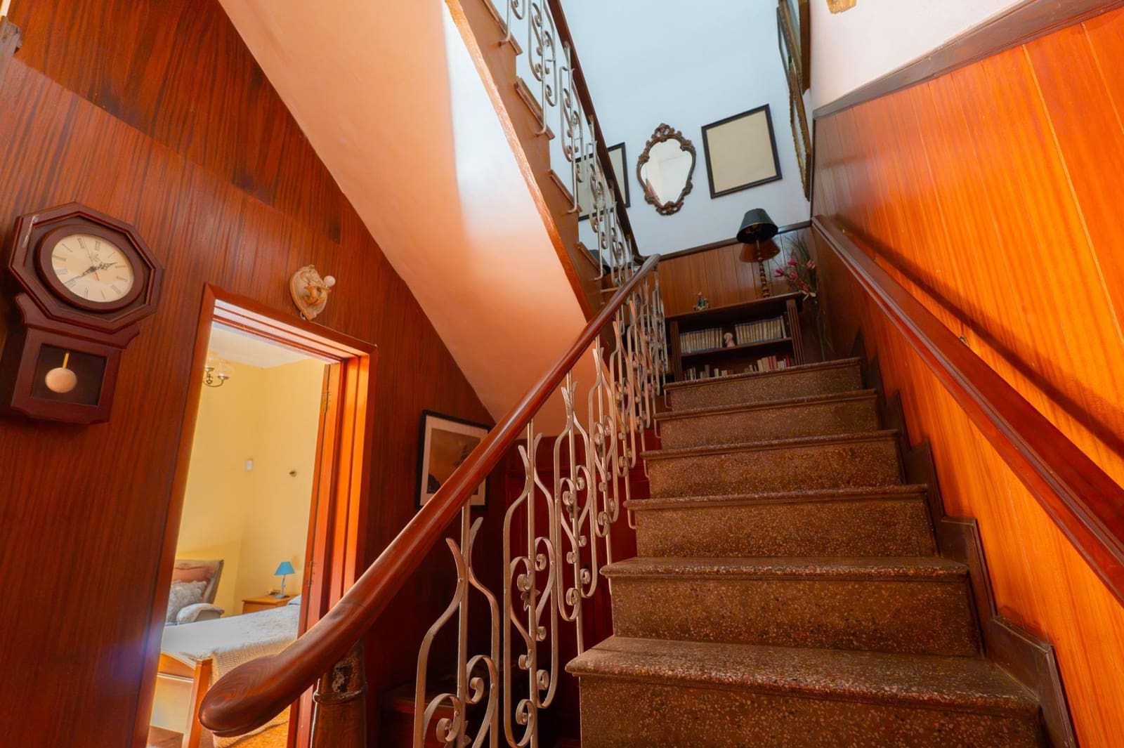 6 bedroom Terraced Villa for sale in Santa Cruz de Tenerife with garage - € 525,000 (Ref: 10109775)