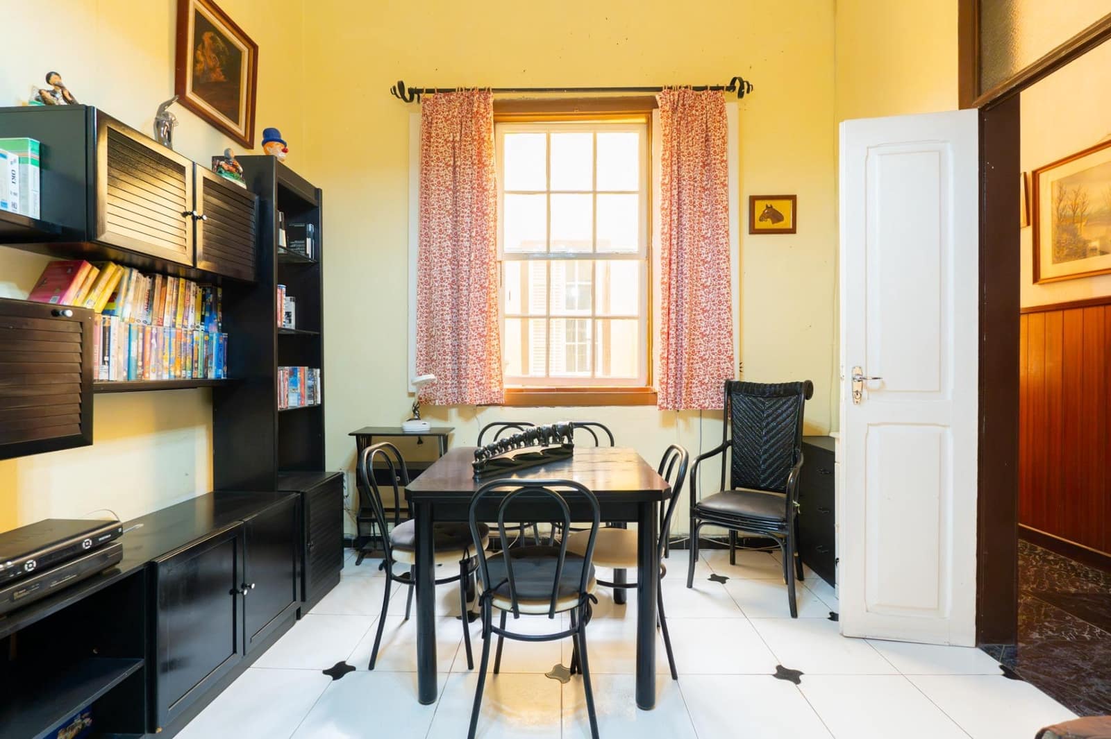 6 bedroom Terraced Villa for sale in Santa Cruz de Tenerife with garage - € 525,000 (Ref: 10109775)