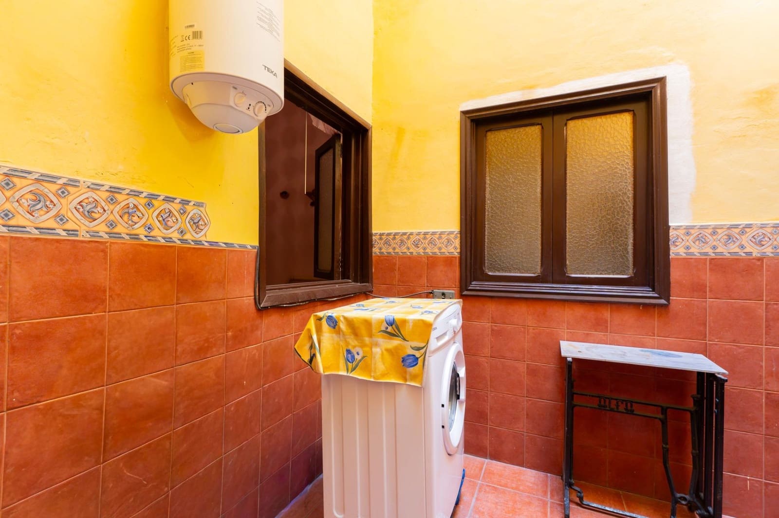 6 bedroom Terraced Villa for sale in Santa Cruz de Tenerife with garage - € 525,000 (Ref: 10109775)