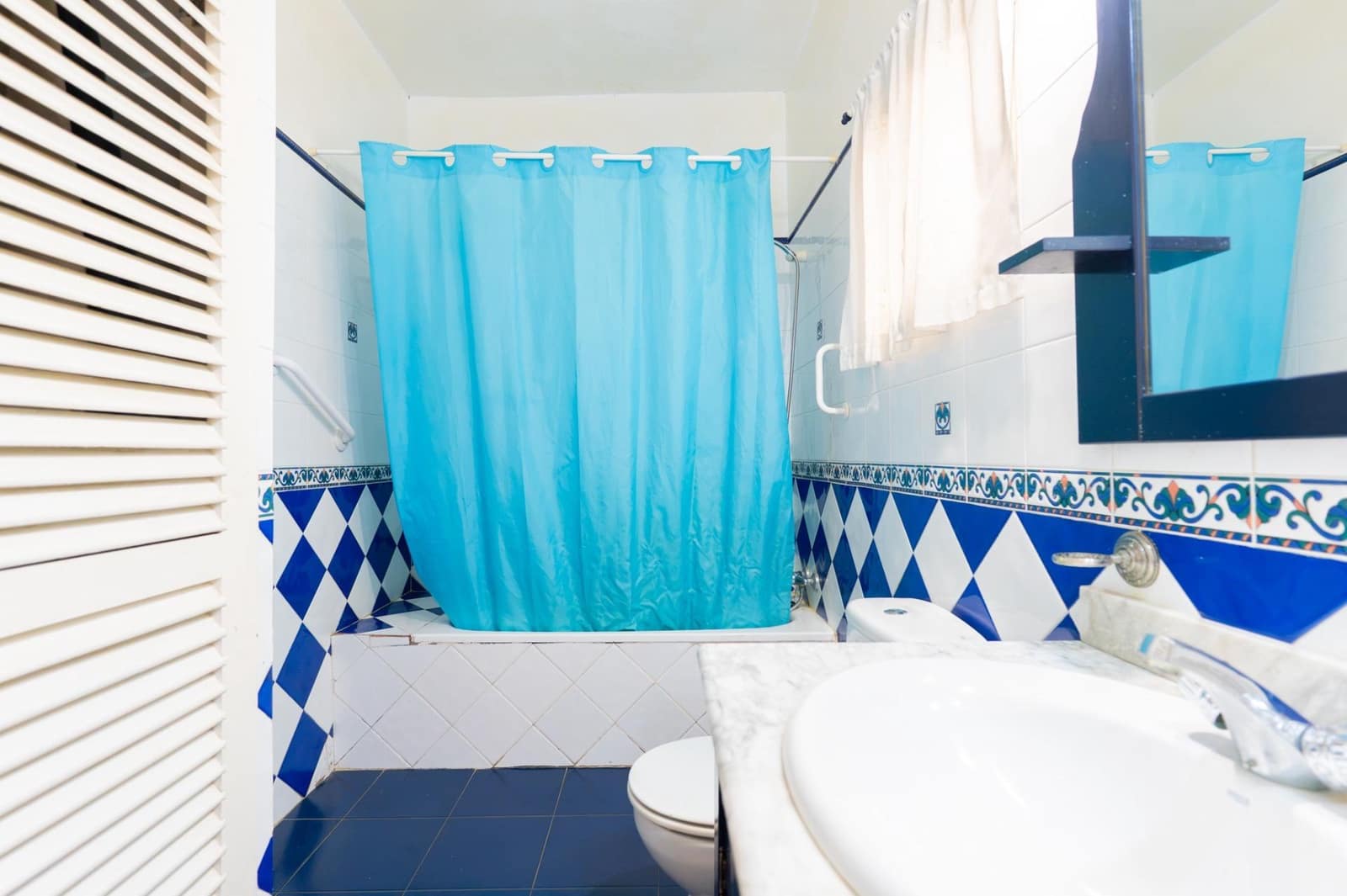 6 bedroom Terraced Villa for sale in Santa Cruz de Tenerife with garage - € 525,000 (Ref: 10109775)