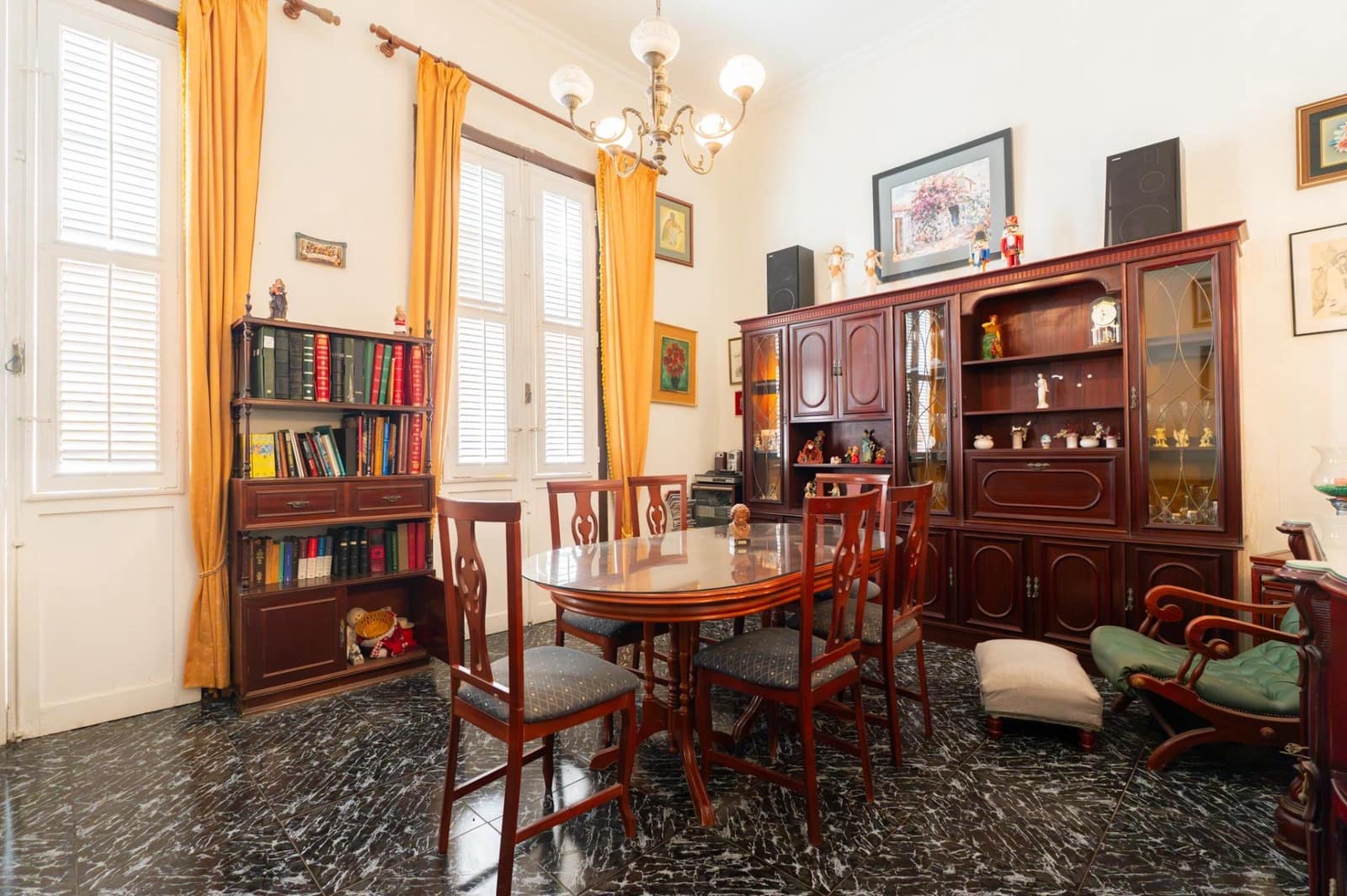 6 bedroom Terraced Villa for sale in Santa Cruz de Tenerife with garage - € 525,000 (Ref: 10109775)