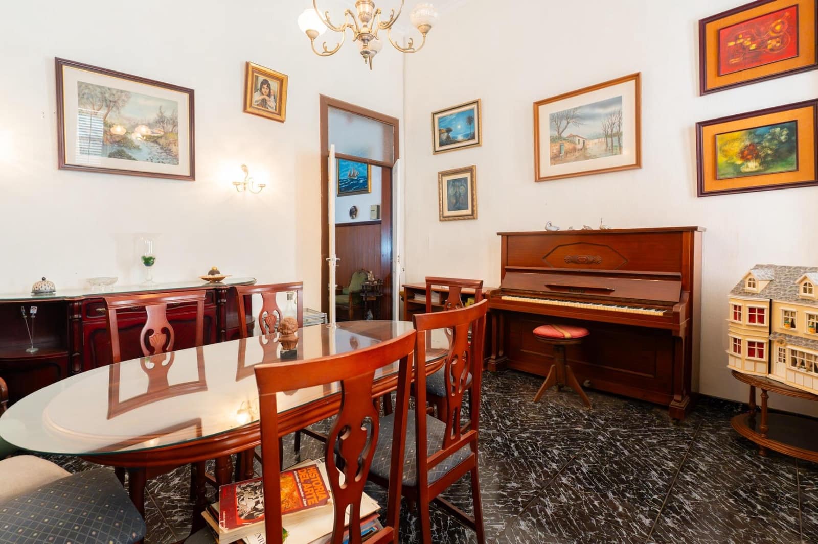 6 bedroom Terraced Villa for sale in Santa Cruz de Tenerife with garage - € 525,000 (Ref: 10109775)