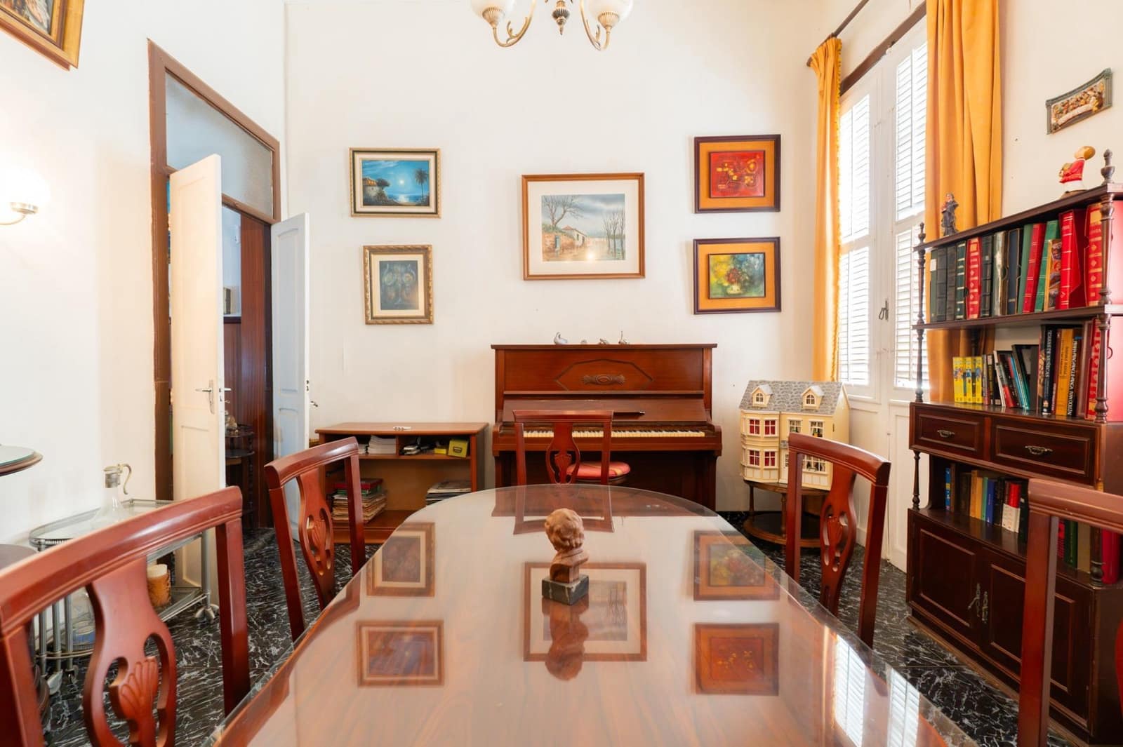 6 bedroom Terraced Villa for sale in Santa Cruz de Tenerife with garage - € 525,000 (Ref: 10109775)