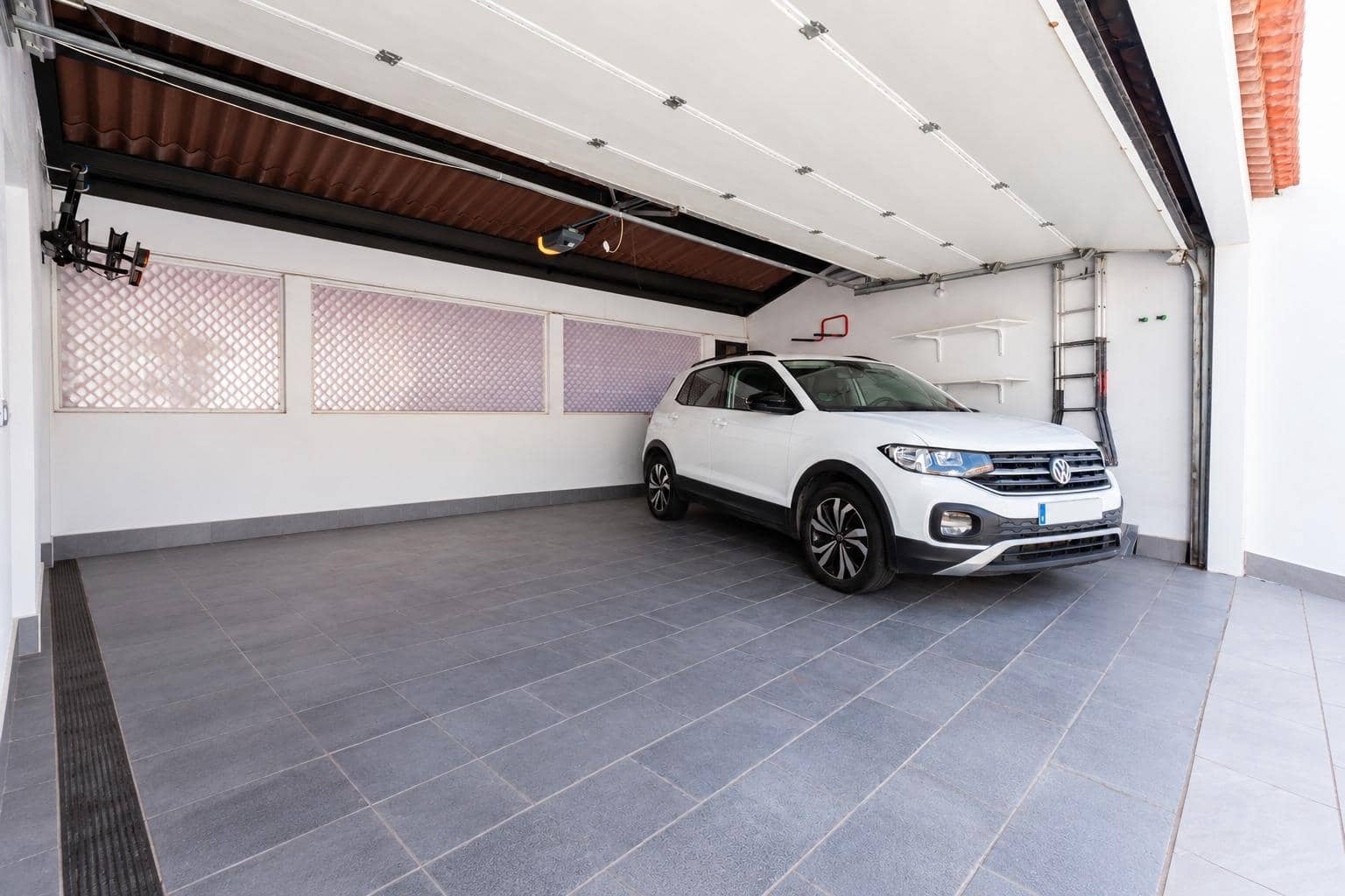5 sovrum Villa att hyra i Tabaiba med pool garage - 3 700 € (Ref: 10136129)