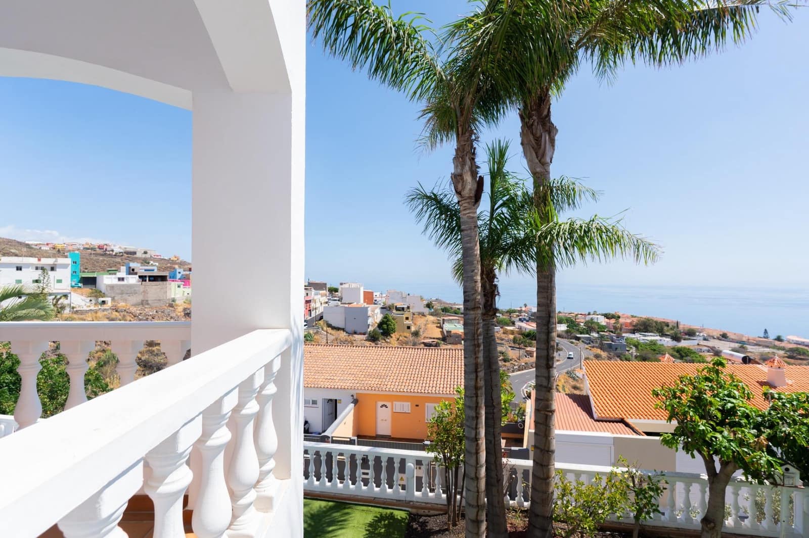 5 bedroom Villa for rent in Tabaiba with pool garage - € 3,700 (Ref: 10136129)