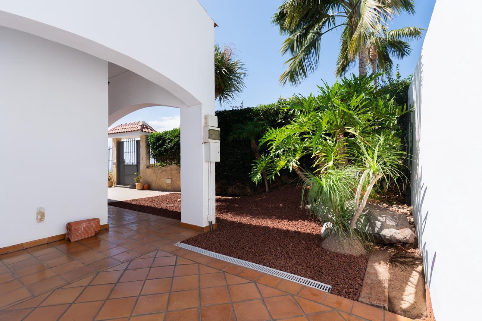 5 bedroom Villa for rent in Tabaiba with pool garage - € 3,700 (Ref: 10136129)