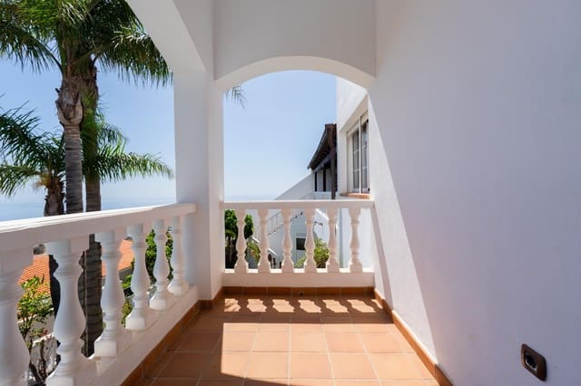 5 bedroom Villa for rent in Tabaiba, El Rosario with pool garage - € 3,700 (Ref: 10136129)