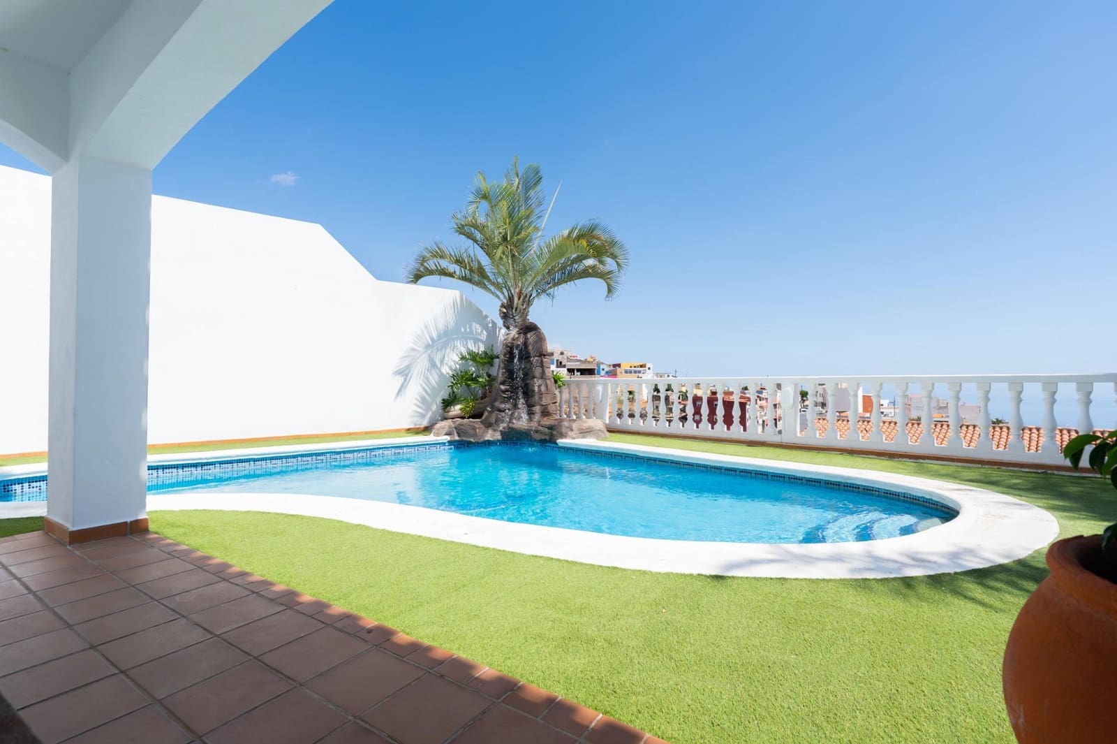 5 bedroom Villa for rent in Tabaiba with pool garage - € 3,700 (Ref: 10136129)