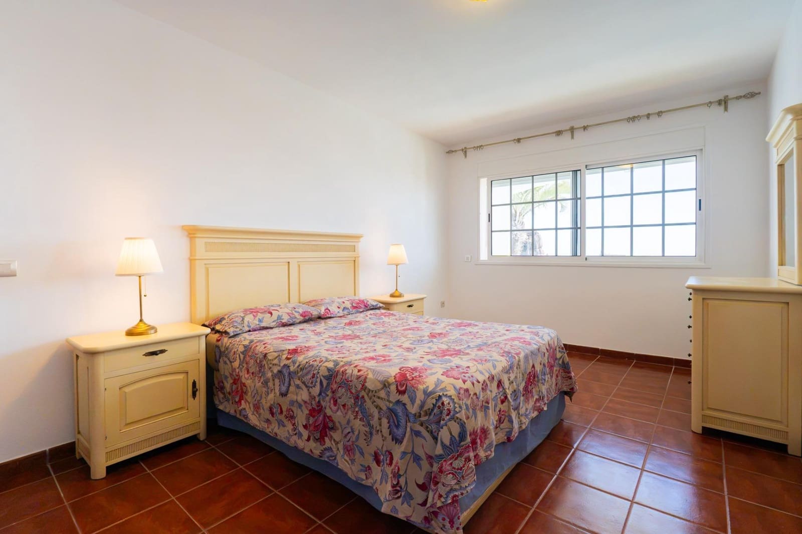 5 bedroom Villa for rent in Tabaiba with pool garage - € 3,700 (Ref: 10136129)