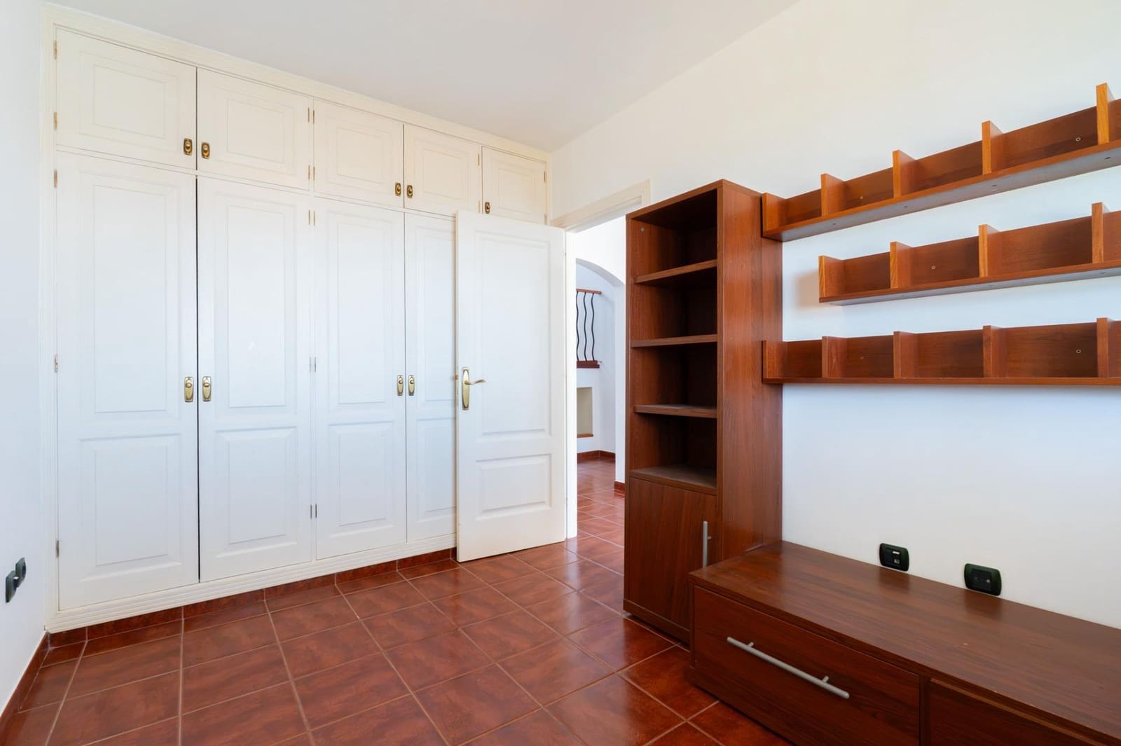 5 bedroom Villa for rent in Tabaiba with pool garage - € 3,700 (Ref: 10136129)