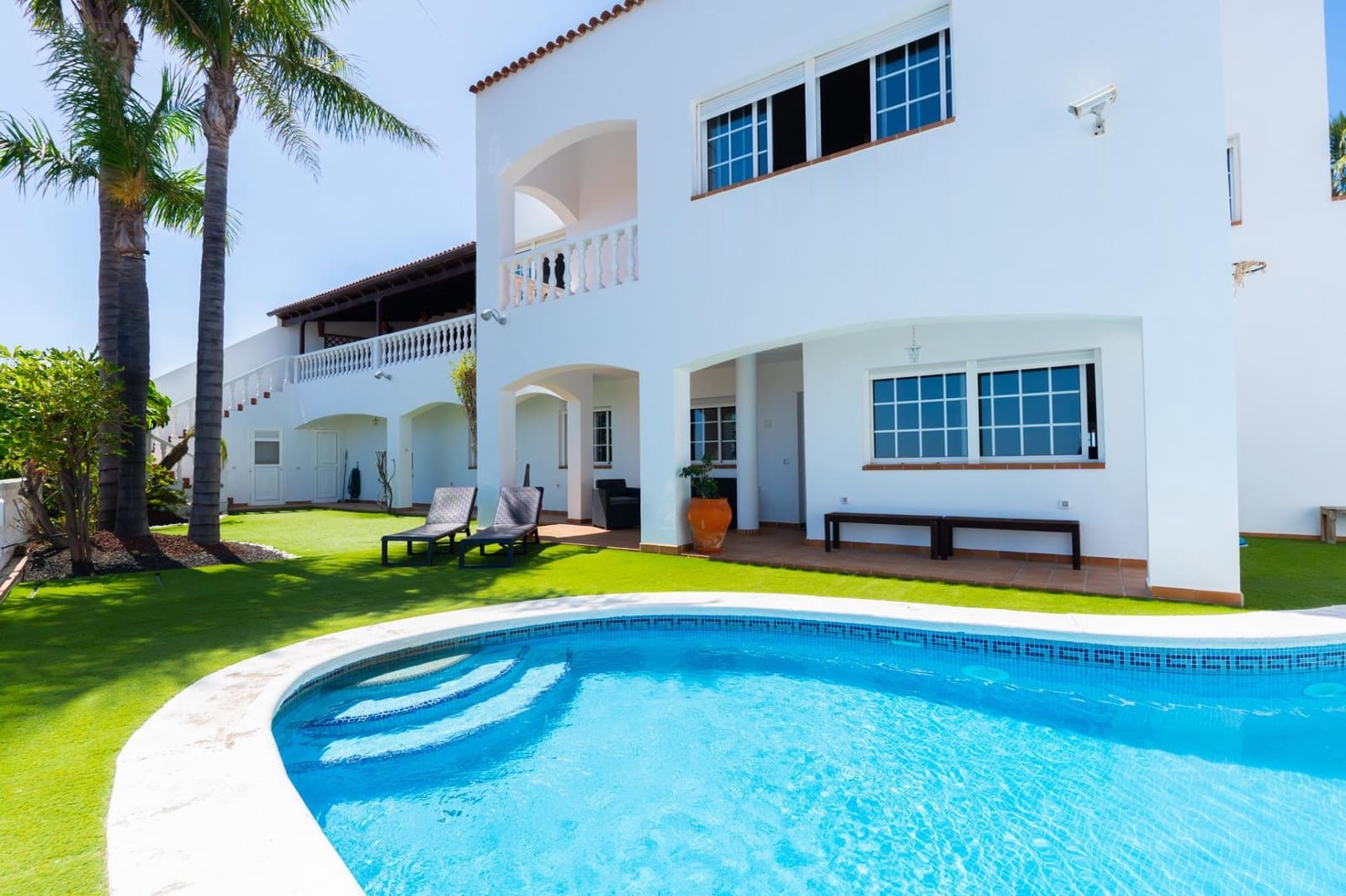 5 bedroom Villa for rent in Tabaiba with pool garage - € 3,700 (Ref: 10136129)