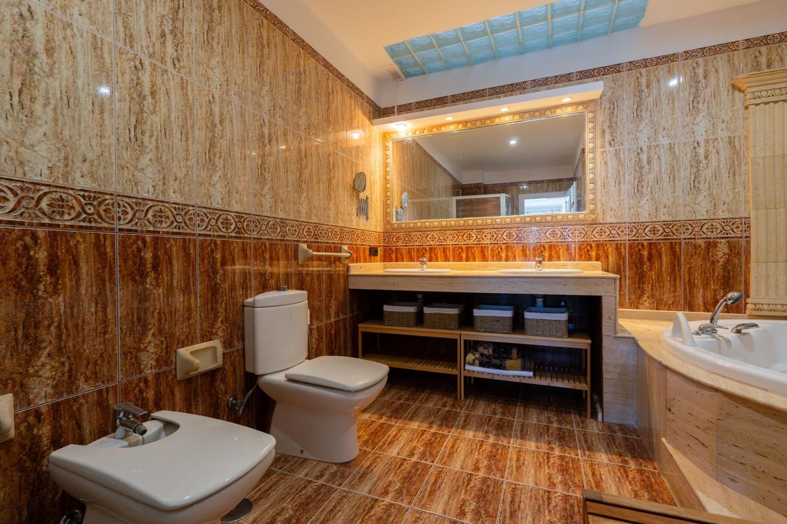 5 bedroom Villa for rent in Tabaiba with pool garage - € 3,700 (Ref: 10136129)