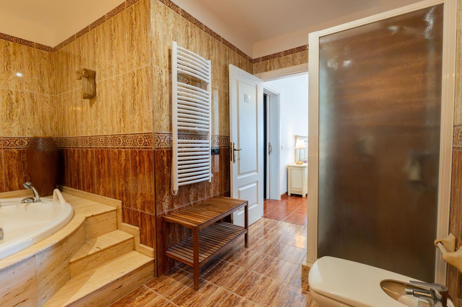 5 bedroom Villa for rent in Tabaiba with pool garage - € 3,700 (Ref: 10136129)