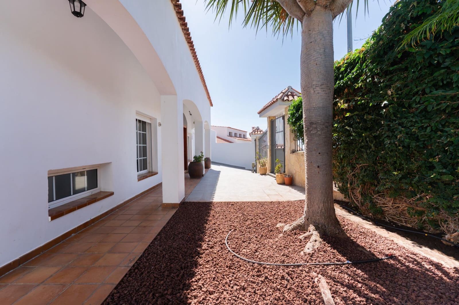5 bedroom Villa for rent in Tabaiba with pool garage - € 3,700 (Ref: 10136129)