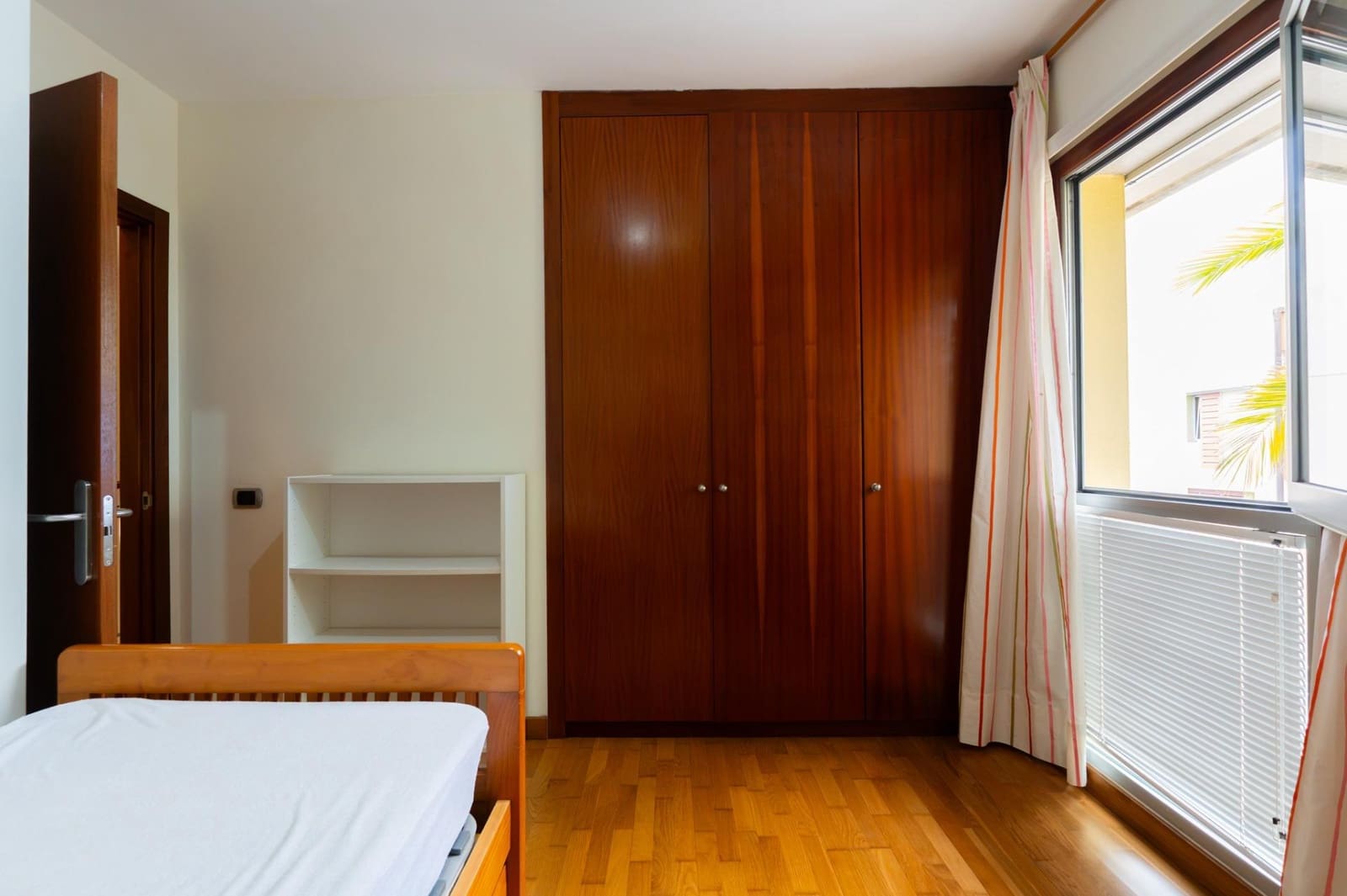 3 quarto Moradia Geminada para arrendar em La Quinta com piscina - 1 500 € (Ref: 10147202)