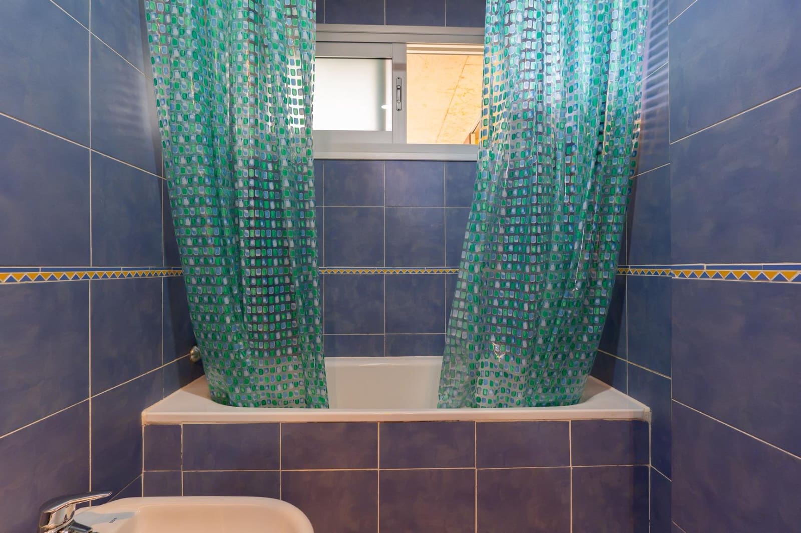 3 quarto Moradia Geminada para arrendar em La Quinta com piscina - 1 500 € (Ref: 10147202)