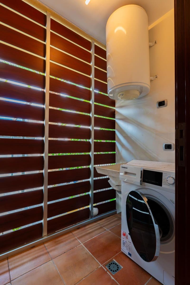 3 quarto Moradia Geminada para arrendar em La Quinta com piscina - 1 500 € (Ref: 10147202)