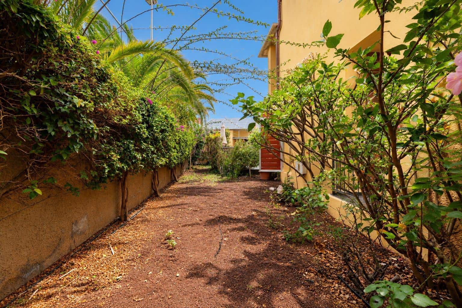 3 quarto Moradia Geminada para arrendar em La Quinta com piscina - 1 500 € (Ref: 10147202)