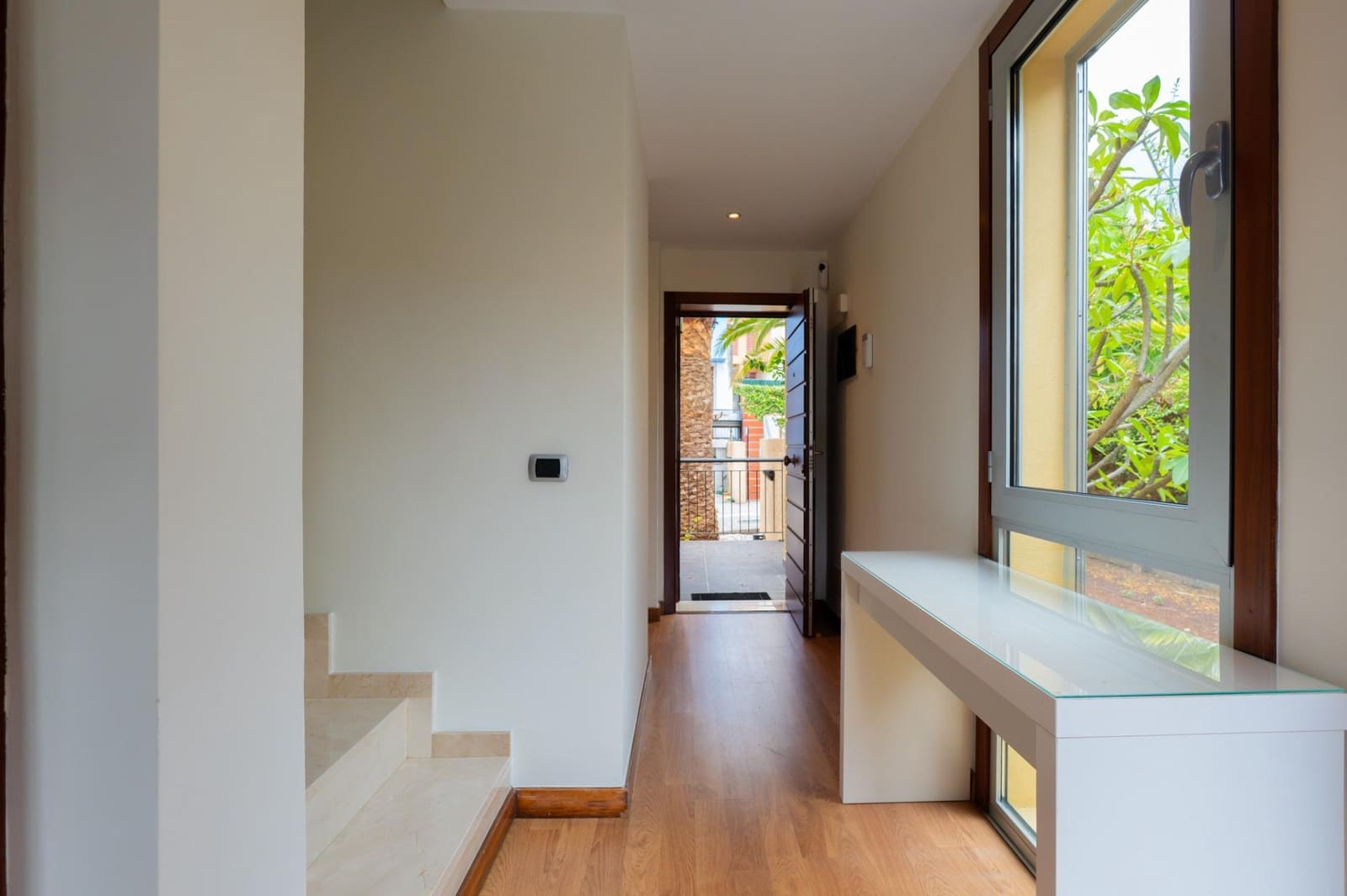 3 quarto Moradia Geminada para arrendar em La Quinta com piscina - 1 500 € (Ref: 10147202)