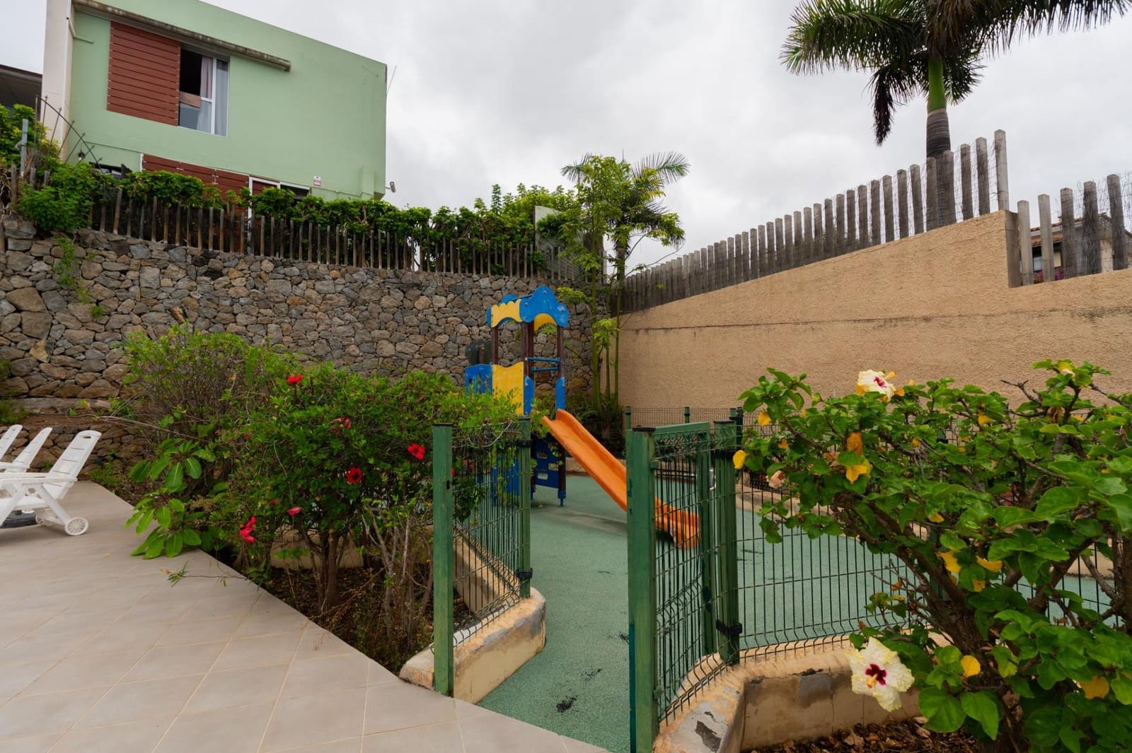 3 quarto Moradia Geminada para arrendar em La Quinta com piscina - 1 500 € (Ref: 10147202)