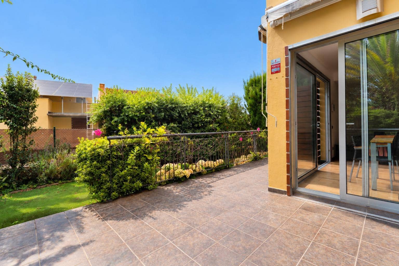 3 quarto Moradia Geminada para arrendar em La Quinta com piscina - 1 500 € (Ref: 10147202)
