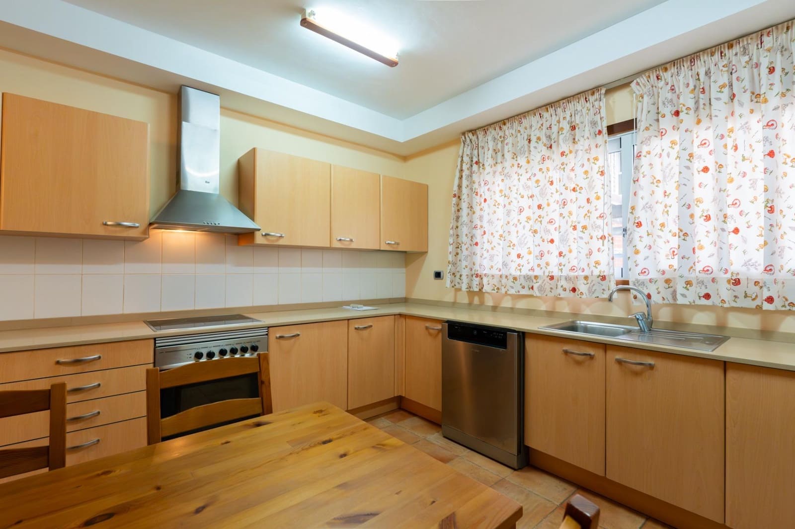 3 quarto Moradia Geminada para arrendar em La Quinta com piscina - 1 500 € (Ref: 10147202)