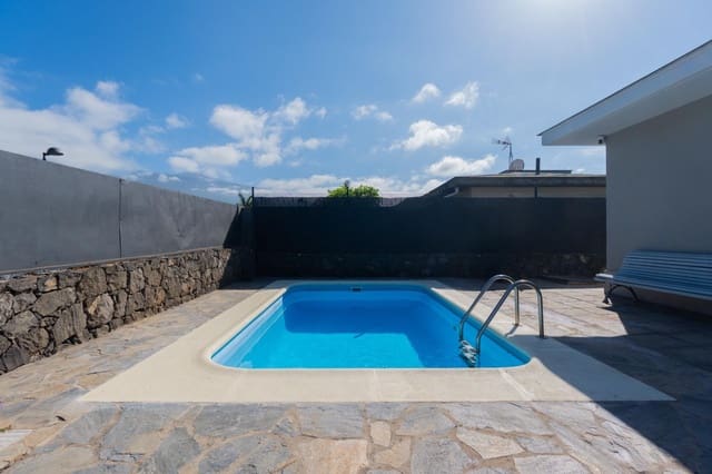 3 bedroom Villa for rent in La Orotava with pool garage - € 2,550 (Ref: 9892722)
