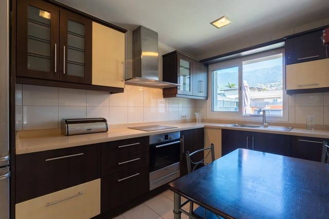 3 bedroom Villa for rent in La Orotava with pool garage - € 2,550 (Ref: 9892722)