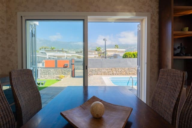 3 bedroom Villa for rent in La Orotava with pool garage - € 2,550 (Ref: 9892722)