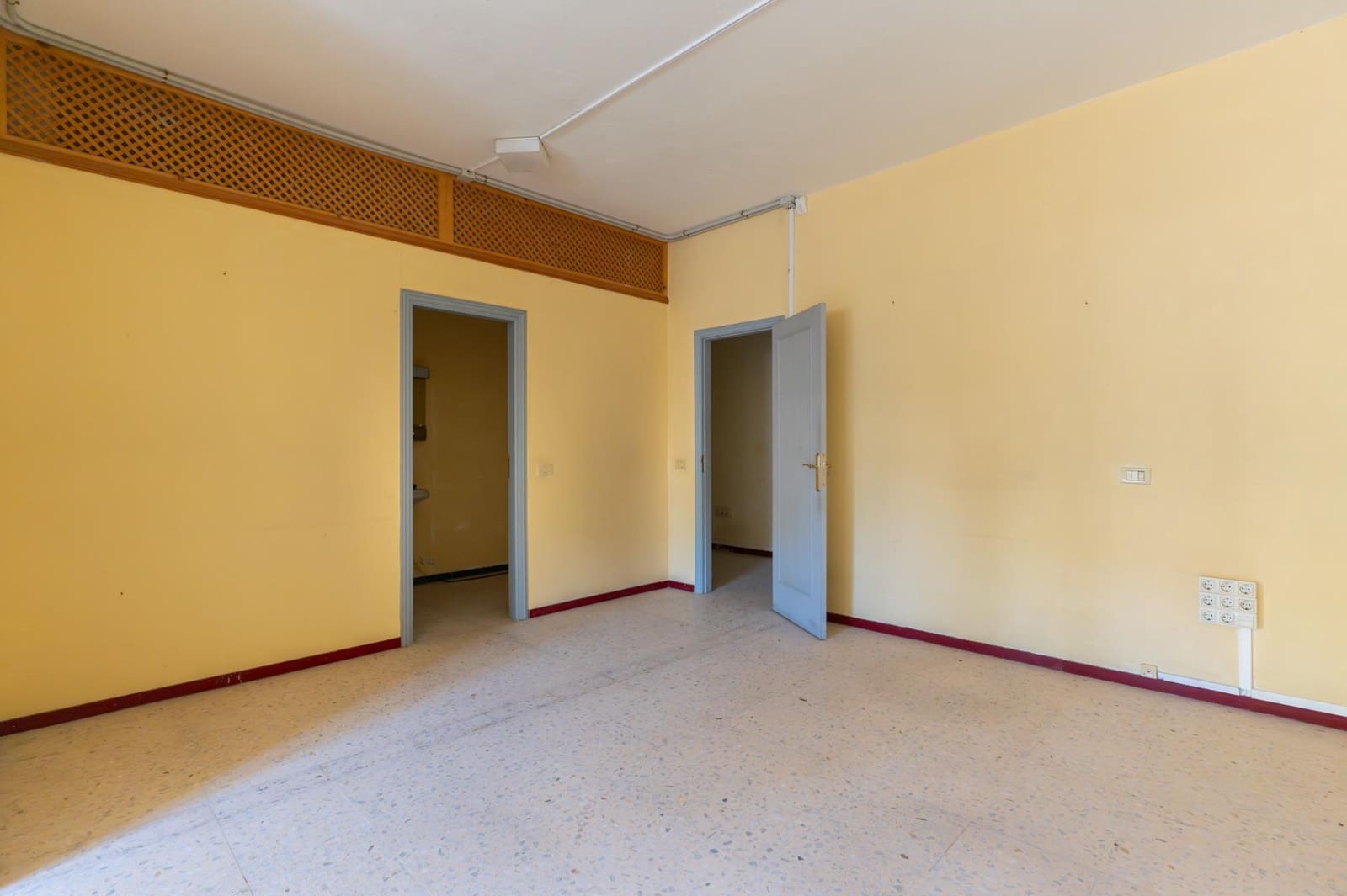 Commercial for rent in Puerto de la Cruz with garage - € 750 (Ref: 9892723)
