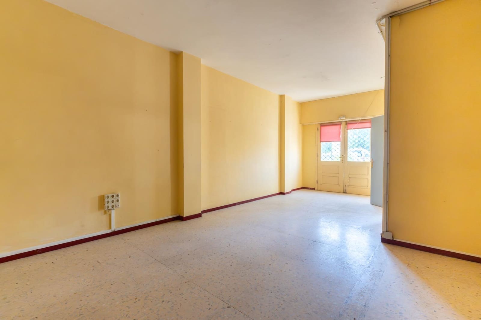 Commercial for rent in Puerto de la Cruz with garage - € 750 (Ref: 9892723)