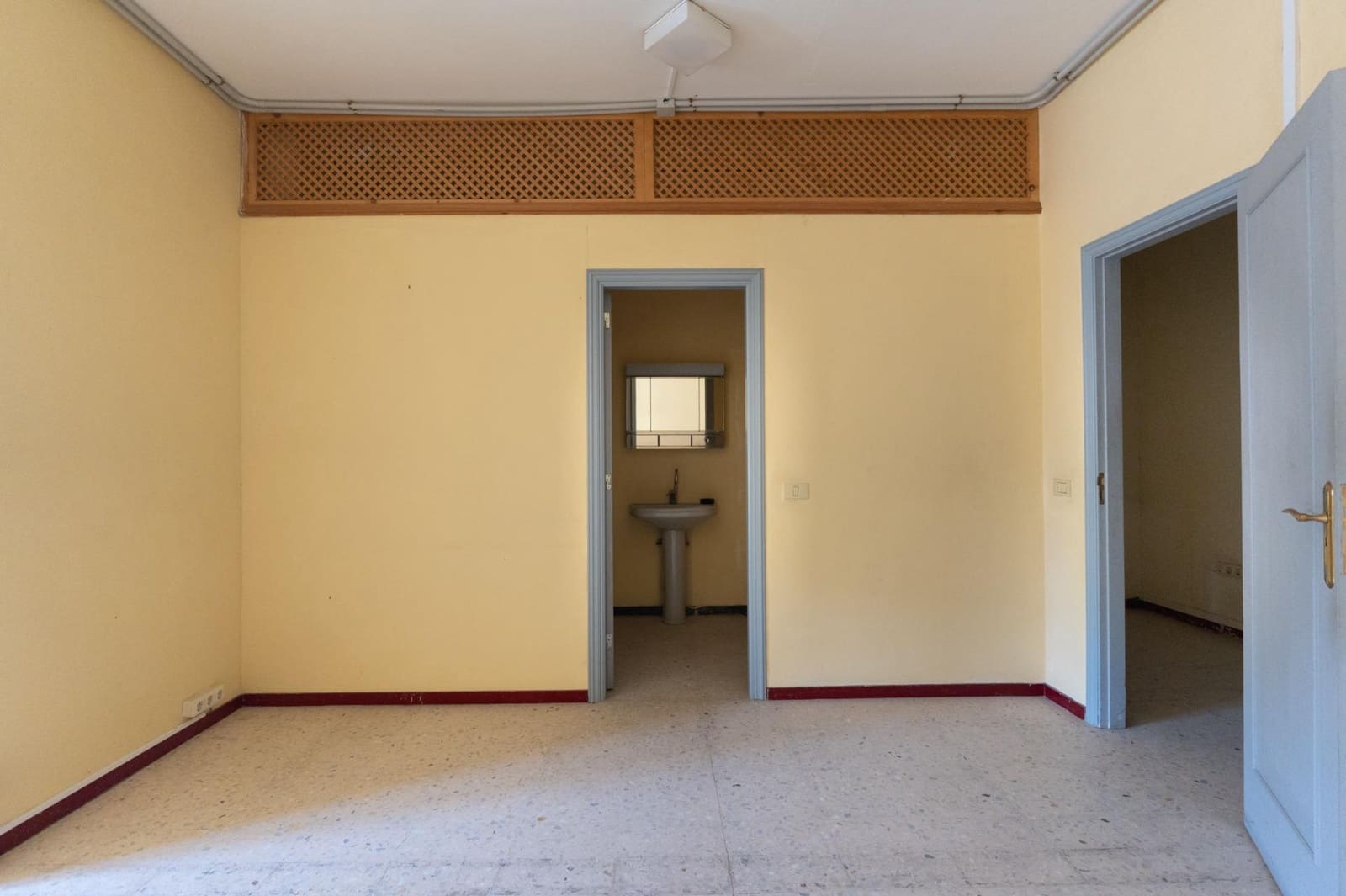 Commercial for rent in Puerto de la Cruz with garage - € 750 (Ref: 9892723)