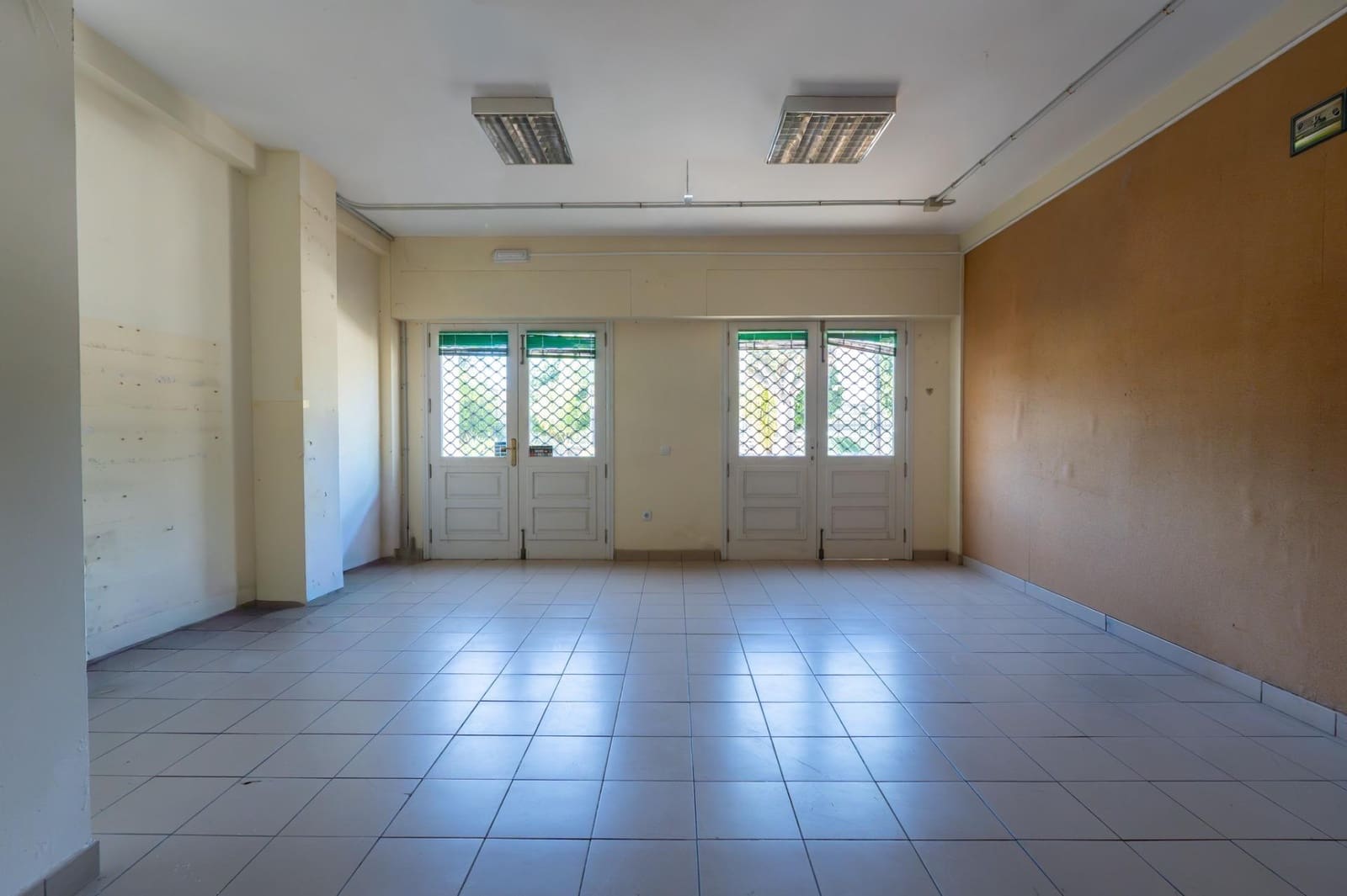 Commercial for rent in Puerto de la Cruz with garage - € 1,495 (Ref: 9892724)