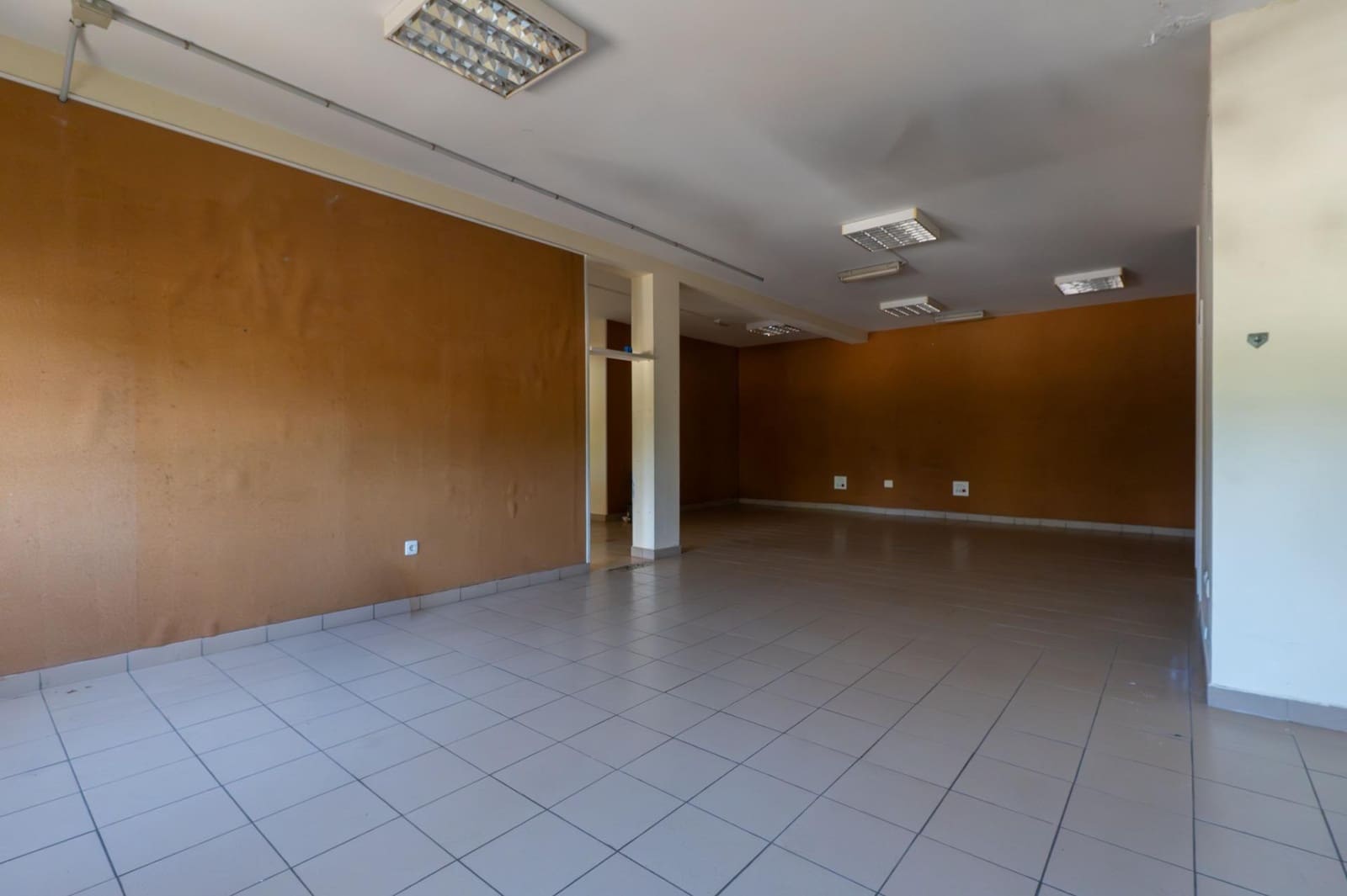 Commercial for rent in Puerto de la Cruz with garage - € 1,495 (Ref: 9892724)