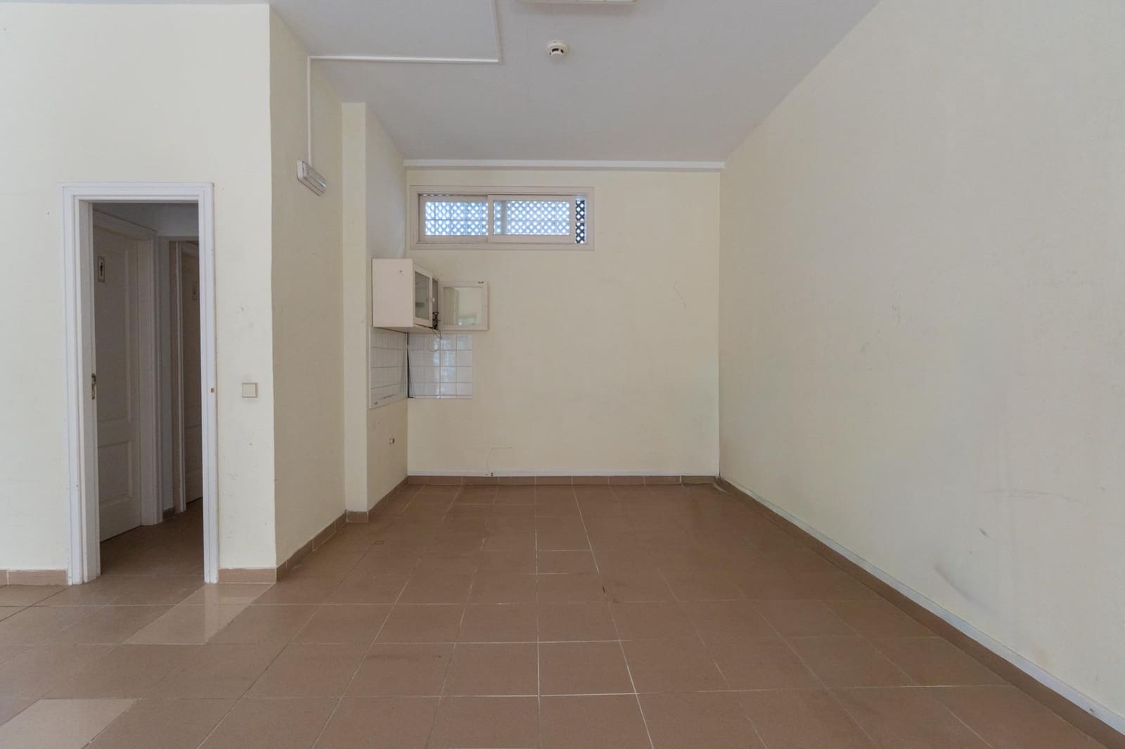 Local Commercial à louer à Puerto de la Cruz avec garage - 1 995 € (Ref: 9892725)