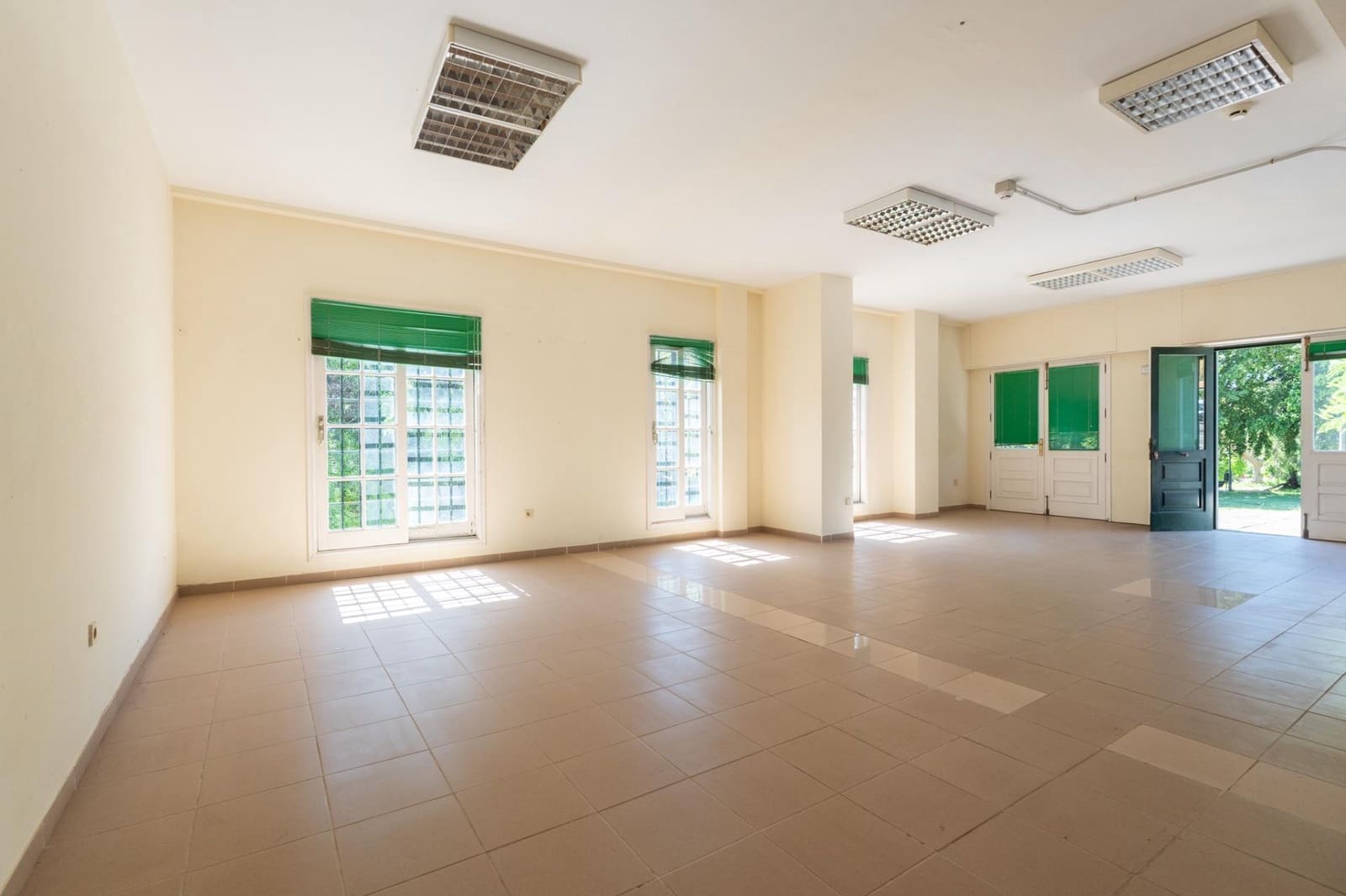 Local Commercial à louer à Puerto de la Cruz avec garage - 1 995 € (Ref: 9892725)