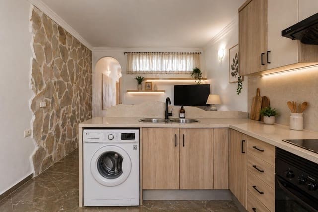 1 soverom Leilighet til salgs i Costa del Silencio, Arona med svømmebasseng - € 148 000 (Ref: 9892726)
