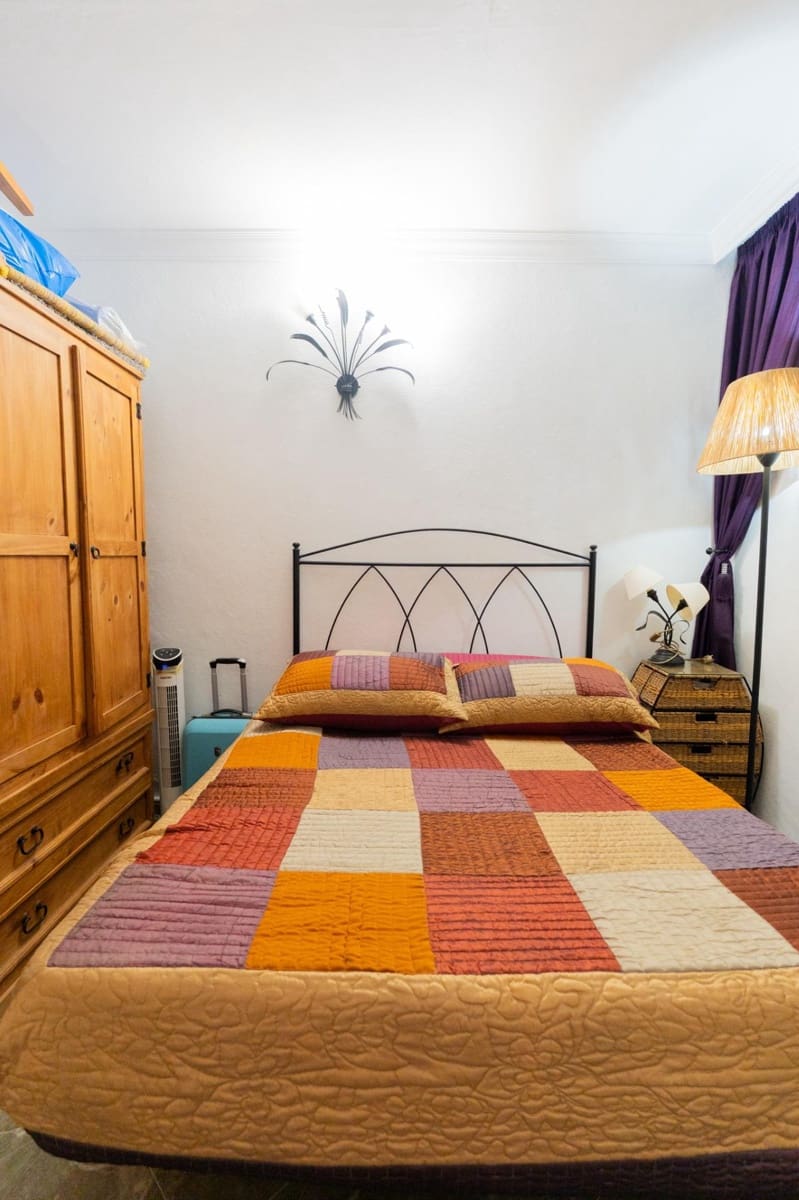 1 soverom Leilighet til salgs i Costa del Silencio med svømmebasseng - € 148 000 (Ref: 9892726)