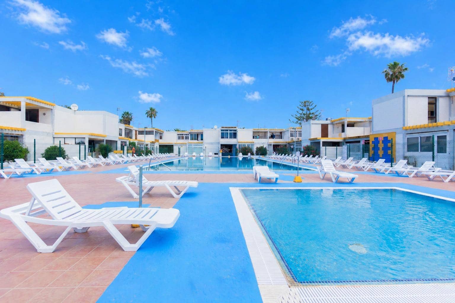 1 soverom Leilighet til salgs i Costa del Silencio med svømmebasseng - € 148 000 (Ref: 9892726)